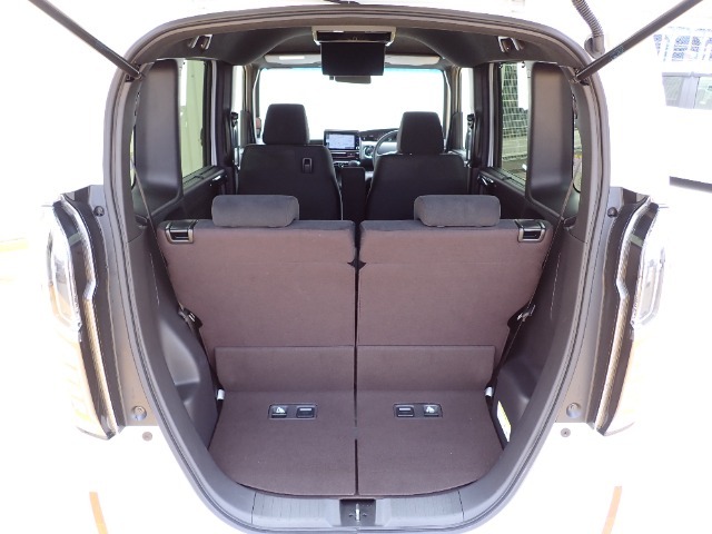 ◆定員乗車時のカーゴルームです。普段のお買い物の荷物やたくさんの収納が可能です。