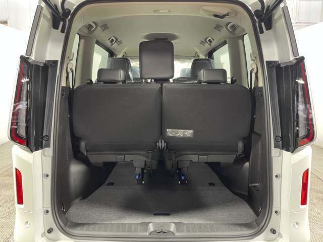 荷台スペース【内装エクステリア】店舗にて現車の確認も頂けますので、お電話で在庫のご確認の上是非ご来店くださいませ！！！【跳ね上げ式/埋め込み式】でスペース確保ができますね！！