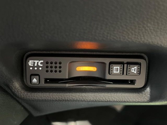 【ETC】高速道路の料金所をストレスなく通過！話題のスポットやサービスエリアに多い「スマートIC」利用時は必須のアイテムです。当店でセットアップを実施、ご納車当日からすぐにご利用いただけます！