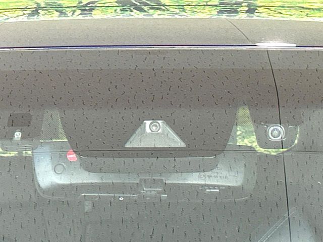 【トヨタセーフティセンス】走行中に前方の車両等を認識し、衝突しそうな時は警報とブレーキで衝突回避と被害軽減をアシスト。より安全にドライブをお楽しみいただけます。