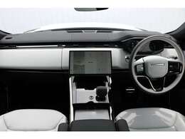 垂直と水平を基調とした伝統的なRANGEROVERのインテリアをシンプルでモダンなデザインで仕上げています。