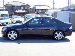 もちろん全国販売可能です。気になるお車の画像、装備内容や商談状況などメールでお送りすることもできますので是非気軽にお問合せください。