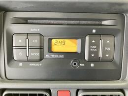 操作ラクラクな　AM/FMラジオ付CDプレーヤーを装備しています。
