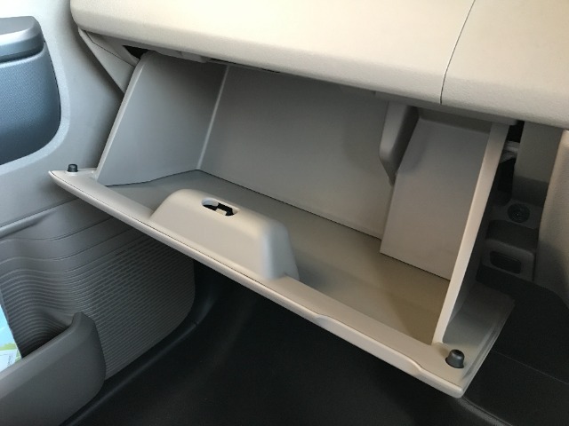 大型のグローブボックスです！