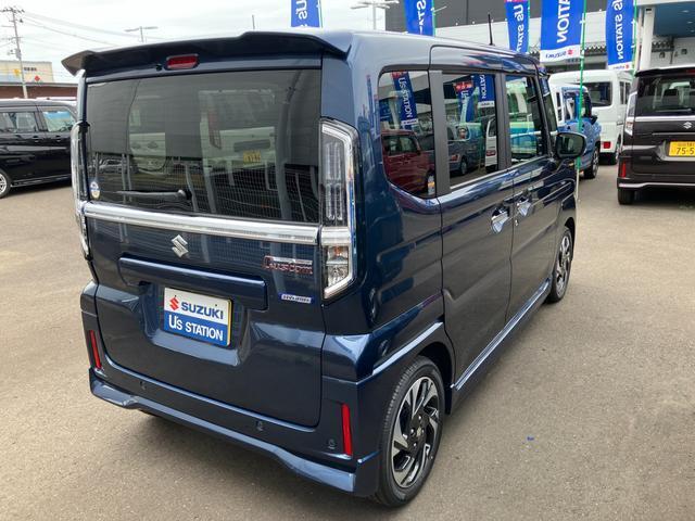 バックドアは開口部が広いので荷物の積み下ろしに便利です☆