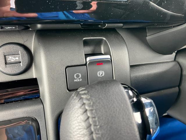 電動パーキングブレーキを搭載☆