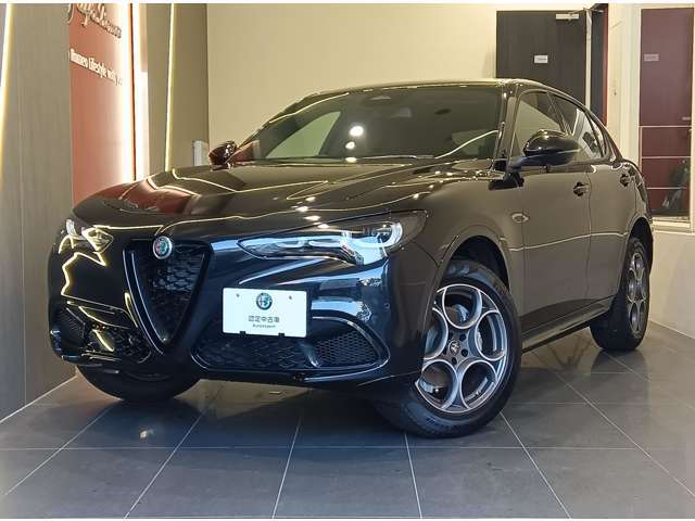 【MY2025 STELVIO 2.0 TURBO Q4 SPRINT Vulcano Black登録済未使用車のご紹介です！余裕の空間と上質な走り、快適な乗り心地を誇るフルサイズスポーツユーティリティビークルです。