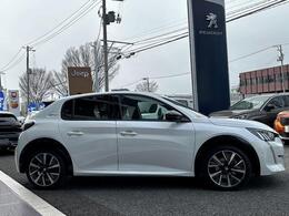 東北最大級の輸入車専門大型展示場！　展示場に無いお車も全国よりお探しいたします。