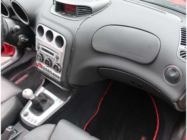 キレイなシートコンディションは目を見張るかと思います