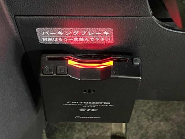 【ETC】高速道路の料金所をストレスなく通過！話題のスポットやサービスエリアに多い「スマートIC」利用時は必須のアイテムです。当店でセットアップを実施、ご納車当日からすぐにご利用いただけます！