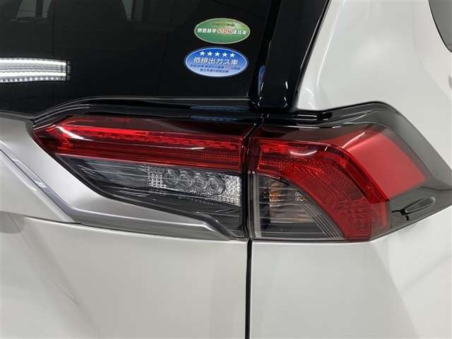 おしゃれな都会派のSUVですね。この一台で海から山までどんなシーンにも対応できます。力強い走りをぜひ体感してみてください