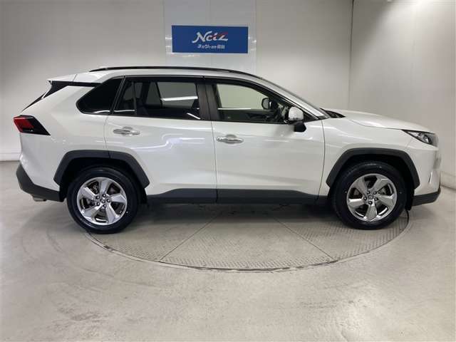 力強さだけでなく都会的なカッコよさを感じさせるデザイン。