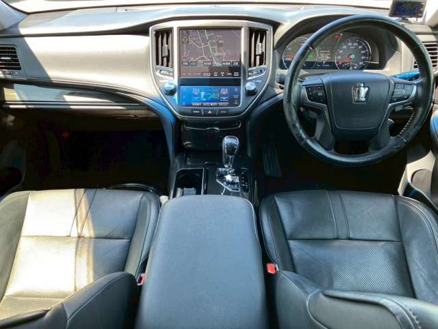 【整備工場完備】ご安心してお乗り頂くため環境を整えております。お車の定期メンテナンスの他、車検やタイヤ交換などもお任せください！