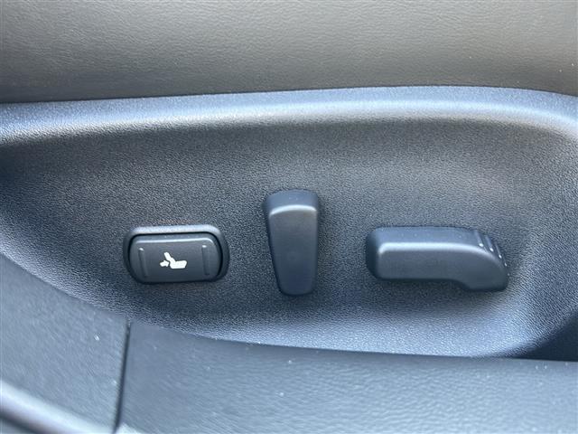 【電動パワーシート】細かく運転しやすいシートポジションを提供でき、快適に運転していただけます！力もいりません！