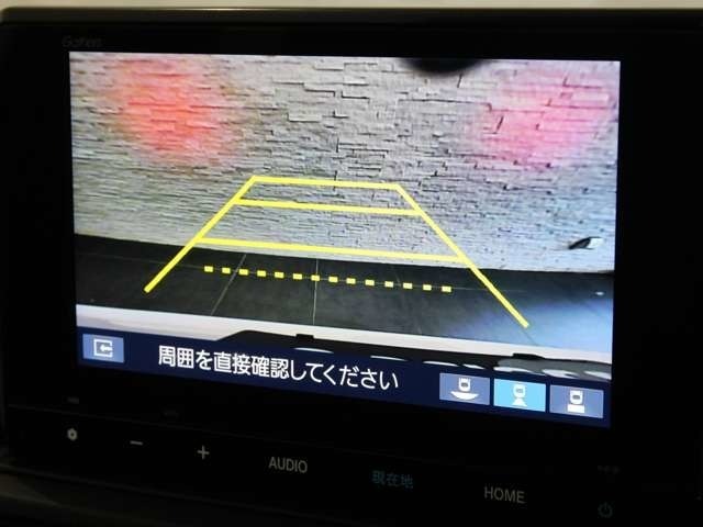 バックカメラが装備されており、後方の安全確認はもちろんのこと狭い場所での駐車や雨の日・夜間など視界の悪いコンディションでのストレスの軽減にもなります！