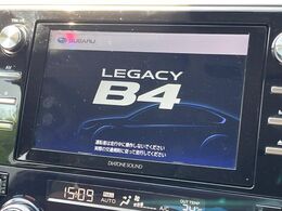 【純正ナビ】人気の純正ナビを装備しております。ナビの使いやすさはもちろん、オーディオ機能も充実！キャンプや旅行はもちろん、通勤や買い物など普段のドライブも楽しくなるはず♪