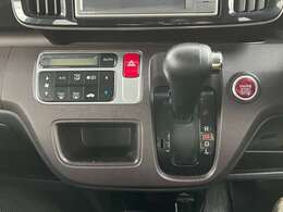 操作簡単なシフトレバーです