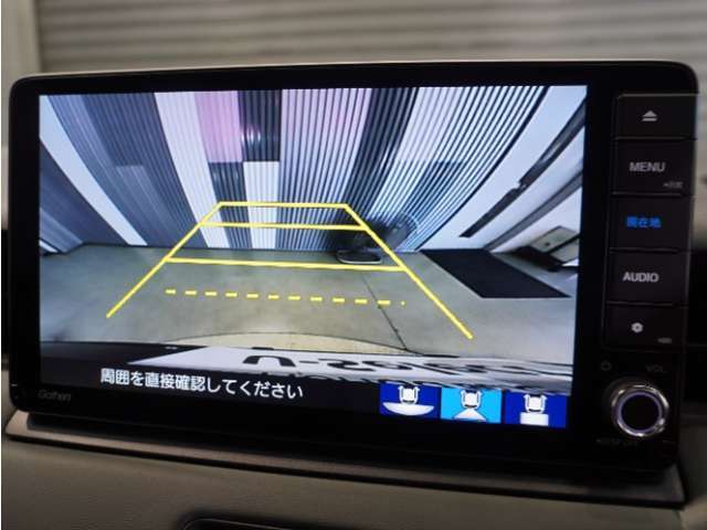 【バックカメラ】後退時も安心。リバース連動で画面が切り替わるのでとっても便利。