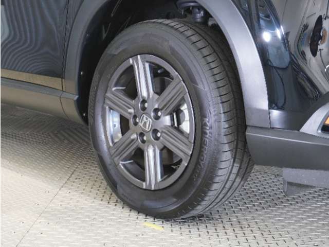 認定中古車では、厳しいHonda認定基準をクリアした厳選されたHonda認定中古車のみ、取り扱っております。「ご購入前の安心」「納車後の信頼」を車両と一緒に提供しております。