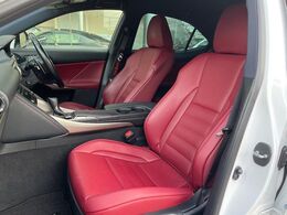 【オプション革スポーツシートセット】