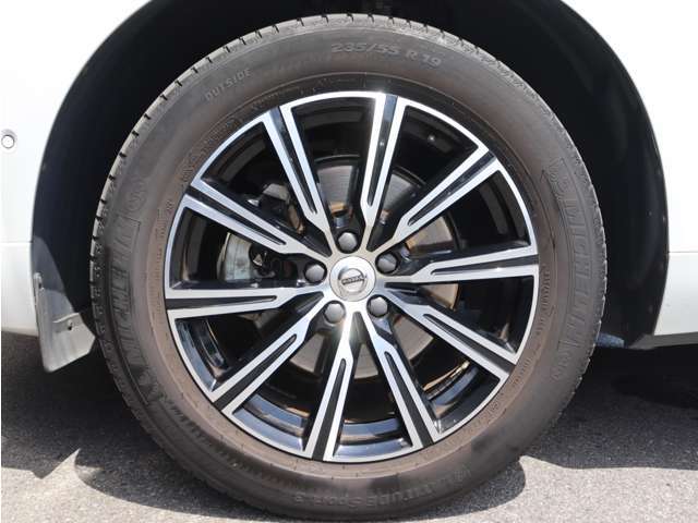 ご遠方の場合でも、下取り車両の金額を概算でお出しすることは可能でございます。車検証をお手元に、走行距離をご確認の上お問い合わせくださいませ。