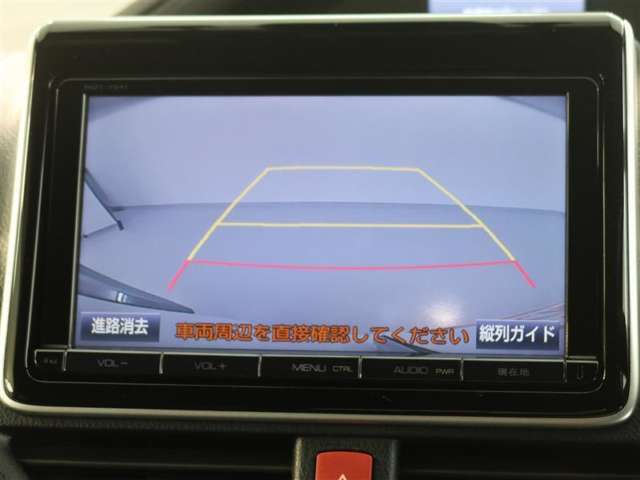 バックガイドモニターで、後方を確認しながら安心して駐車することができます。運転初心者も熟練者も必須の機能ですよ！