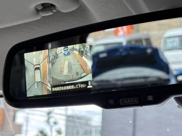 死角になりやすい左後方の映像だけ映し出すことができます。バック駐車の際に便利な装備です。後退が苦手な方にもお勧めです。