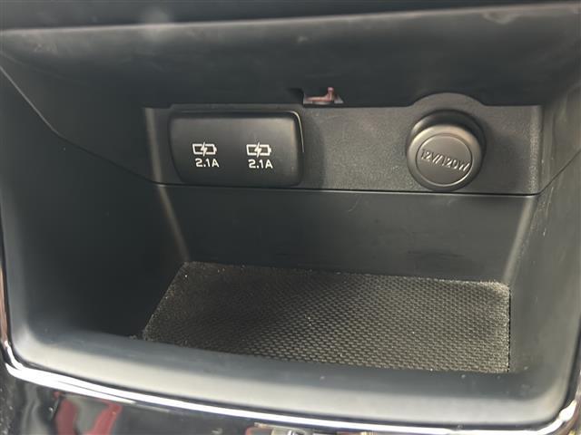 店舗にて現車の確認もいただけますので、お電話で在庫のご確認の上是非ご来店くださいませ。