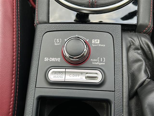 店舗にて現車の確認もいただけますので、お電話で在庫のご確認の上是非ご来店くださいませ。