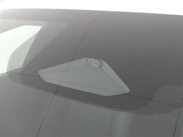 サポカーは、高齢運転者を含めたすべてのドライバーによる交通事故の発生防止・被害軽減対策の一環として、国が推奨する新しい自動車安全コンセプトです。詳しくは販売店スタッフまでおたずねください。