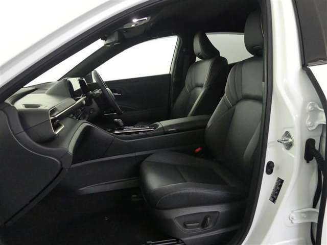 見通しのよいすっきりとした視界で、誰でも運転しやすいです。運転のしやすさは疲れにくさにも繋がりますよ♪