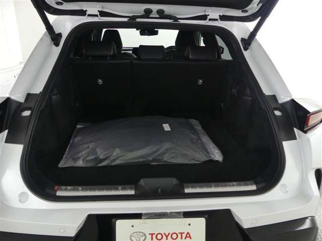 広々としたラゲージスペースを備えています。大きなものや長さのある荷物もしっかりと積み込めます。