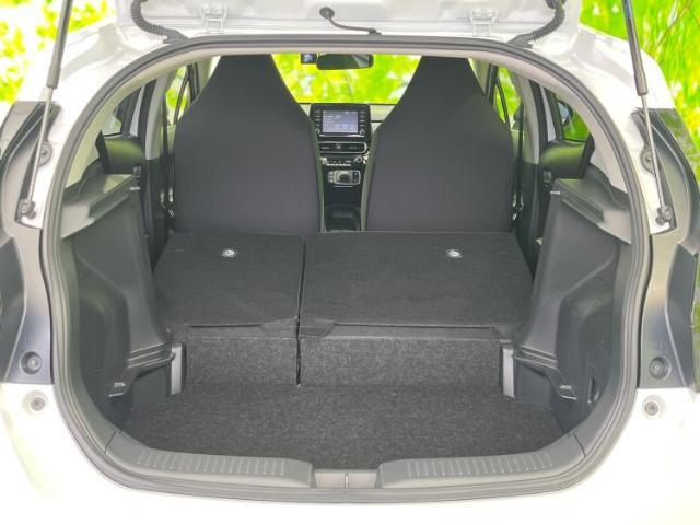 WECARS（ウィーカーズ）は全国250店舗展開！お客様が安心してカーライフをお楽しみいただけるよう社員一同心を込めてサポートいたします。