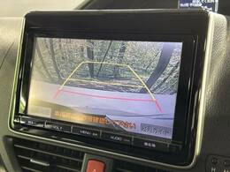 【バックカメラ】駐車時に後方がリアルタイム映像で確認できます。大型商業施設や立体駐車場での駐車時や、夜間のバック時に大活躍！運転スキルに関わらず、今や必須となった装備のひとつです！