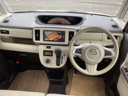 ツートンカラーの優しいイメージの内装がお洒落