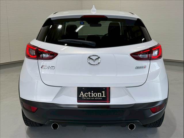 お車ご成約時の付帯率は驚きの90％OVER。アクション1自慢のスーパーガラスコーティング。見違えるほどの輝きを放ち、納車後のメンテナンスも楽々。是非一度お試し下さい。