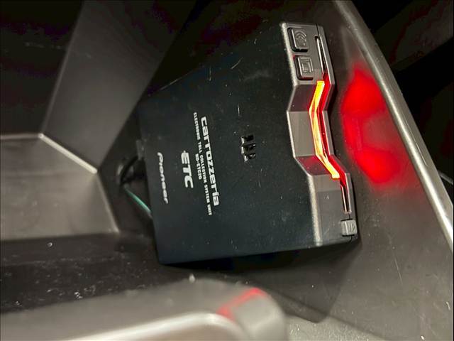 【ETC】高速道路の料金所をストレスなく通過！話題のスポットやサービスエリアに多い「スマートIC」利用時は必須のアイテムです。当店でセットアップを実施、ご納車当日からすぐにご利用いただけます！