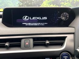 【10.3インチワイドナビ】高級感とインパクトのある大型ワイドナビを装備。各種オーディオ操作はもちろん、横長ワイド画面でのマップ2分割表示など、利便性も高いナビです♪