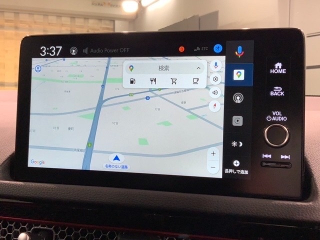 アップルカープレイ・アンドロイドオート対応純正ナビ搭載です。知らない道も安心ですね！