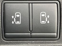 【両側パワースライドドア】スマートキーや運転席のスイッチで後席両側スライドドアの開閉が可能♪電動だから力を入れてドアを開ける必要が無く、小さなお子様でも簡単に開け閉めでき快適です♪