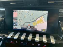 純正ナビ搭載でロングドライブも快適！