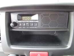 純正スピーカー内臓AMFMラジオデッキになります！