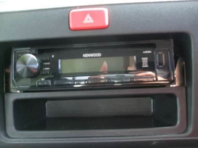 CD、AM/FMラジオ付きです。