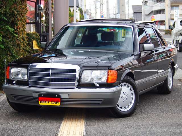 ★絶版名車560SEL　　希少ソリッドブラックの法人1オーナー車♪　★ブルーベロア・本革巻ステアリング＆シフトノブ、サンルーフ・コンチネンタルデッキ・バールドウッドパネル・レストア済み純正15インチ♪