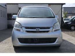 弊社では経験を積み重ねた整備士が販売接客も担当しております！整備士が的確に車の長所・短所をお伝えする事が可能で、購入前のお客様の不安や購入後のアフターケア等を全力で寄り添い、ご説明致します！