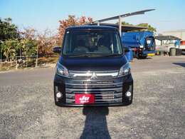 ディーラー出身の私が仕入れから展示、お渡しまで、整備士の私が責任を持って安心をお届けいたします。