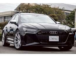 3スポークレザーステアリング/電動チルト/エクステッドアルミニウムブラックパネル/カーボンインテリア/スマートインターフェース/バーチャルコックピット/MMIナビゲーション/タッチレスポンス