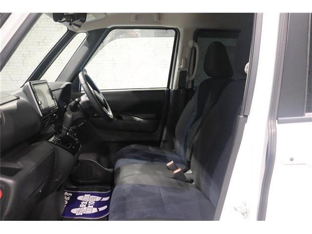 体格に合わせてシートの位置をきめ細かく調節できるので、いつでも最適な運転姿勢をキープ。操作も軽く、ラクラクです