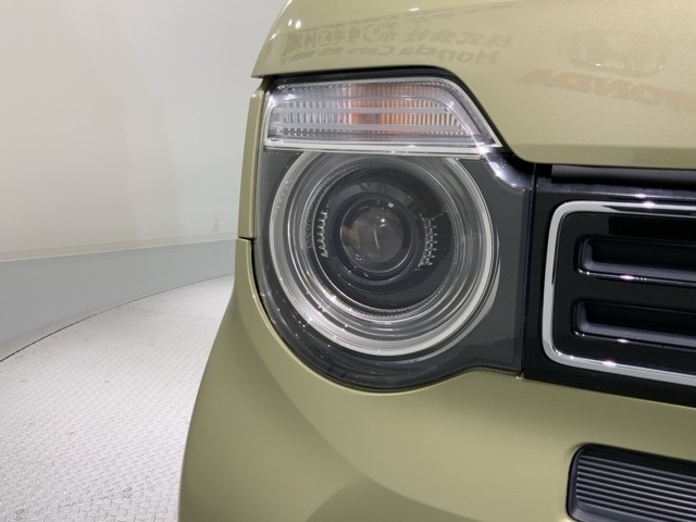 LEDヘッドライトは、点灯の瞬間から最大光量を発揮し、突然暗くなるトンネルなどでの安定感を高めます。