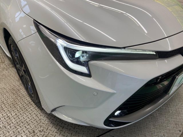 【LEDヘッドランプ】長寿命かつ視認性に優れたLEDヘッドライト。明るいLEDは暗い夜道でも安心です。ヘッドライトの劣化を防ぐコーティングの施工も承りますので、担当スタッフにお気軽にお申し付け下さい。